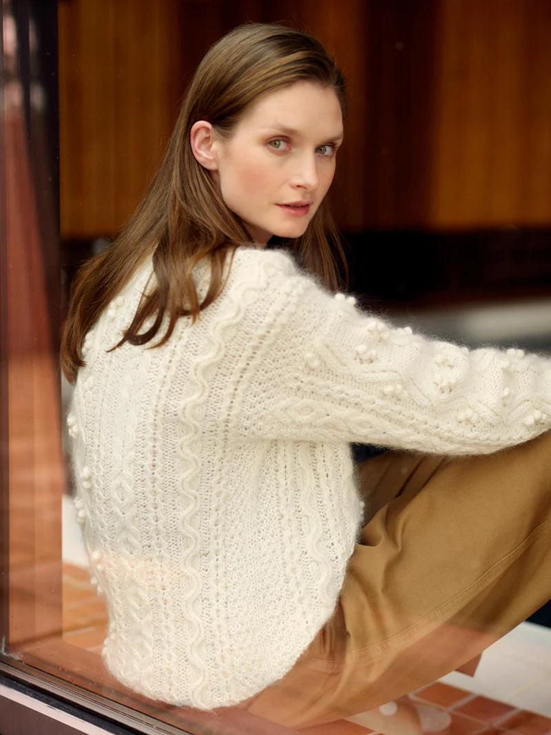 Entwined : Cables, Lace and Knitted Textures