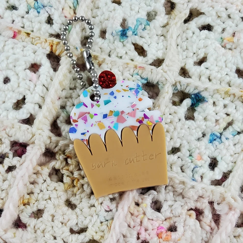 Katrinkles Cupcake Yarn & Thread Cutter