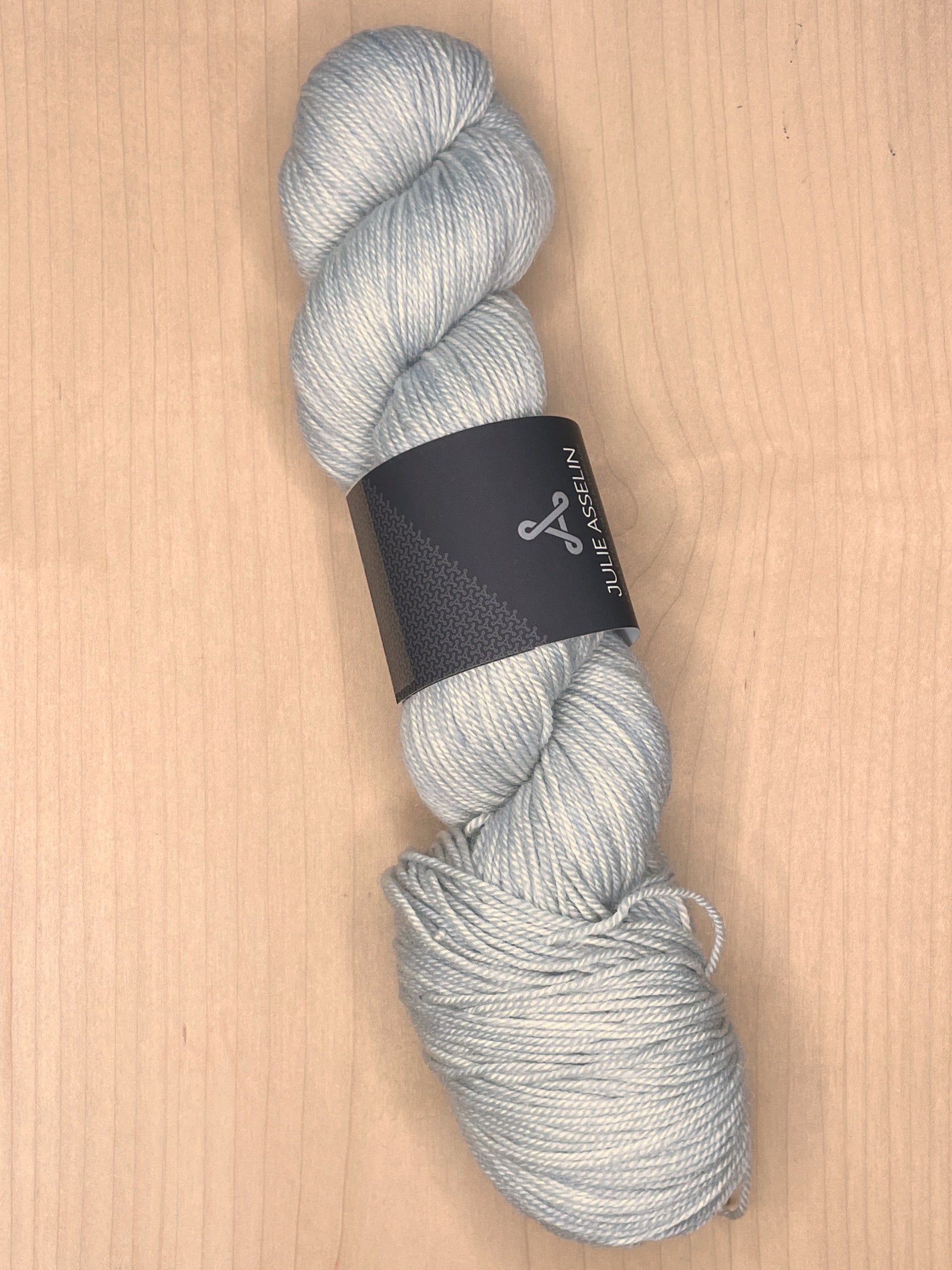 Julie Asselin Leizu Fingering – Knit ATX