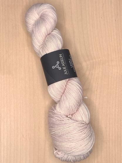 Julie Asselin Leizu Fingering